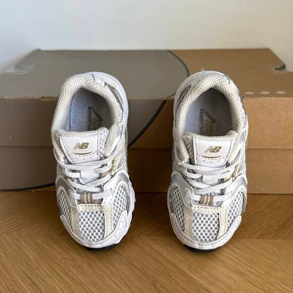 New Balance 530 Toddler Girls New Balance 530 White/Metallic Gold Toddler Sneakers- SZ 7 C